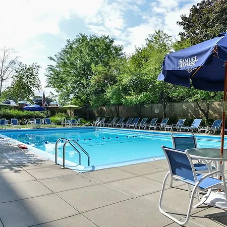 Courtyard By Marriott New York Laguardia Airport Hotel